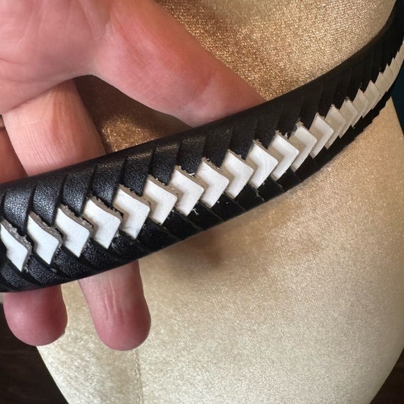 Worth Leather Black and White Belt - Picture 5 of 9